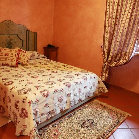 Villa Agriturismo La Virginia à Revello Extérieur photo