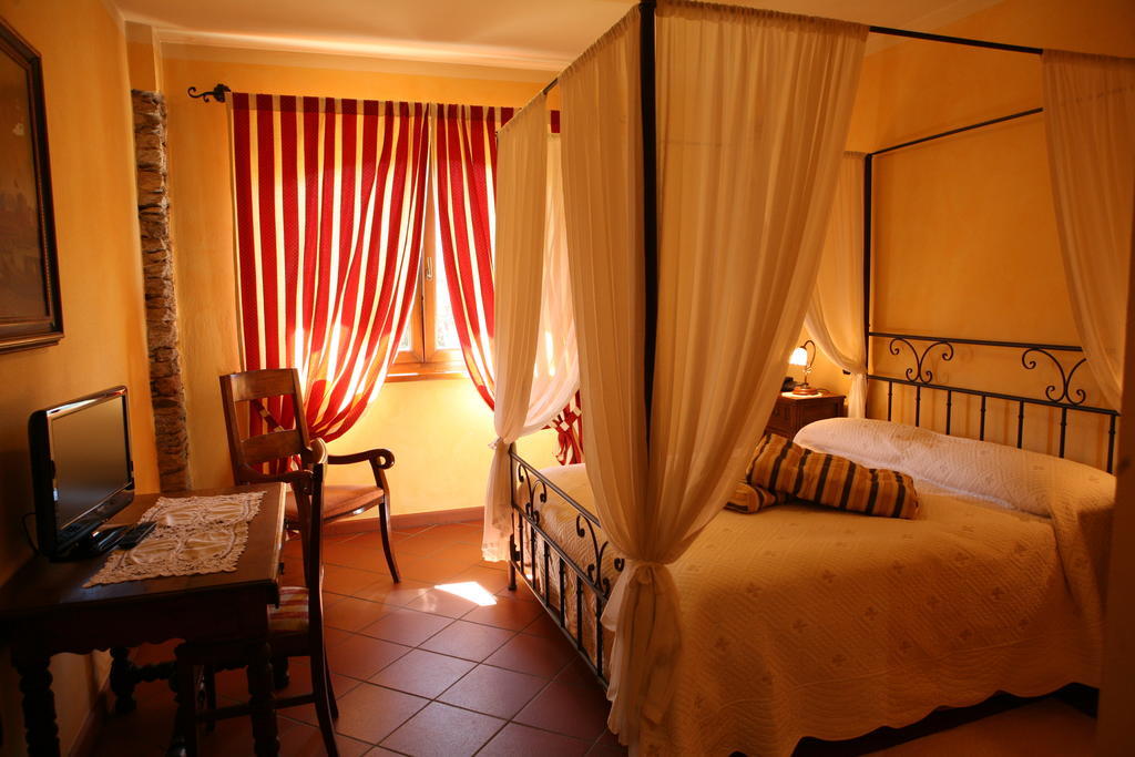 Villa Agriturismo La Virginia à Revello Chambre photo