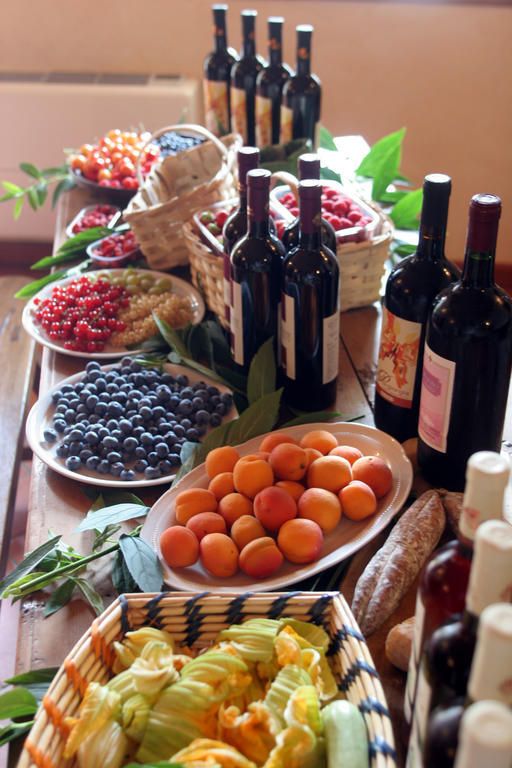 Villa Agriturismo La Virginia à Revello Extérieur photo